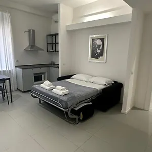 https://art-atelier-apartments.it-romehotels.com